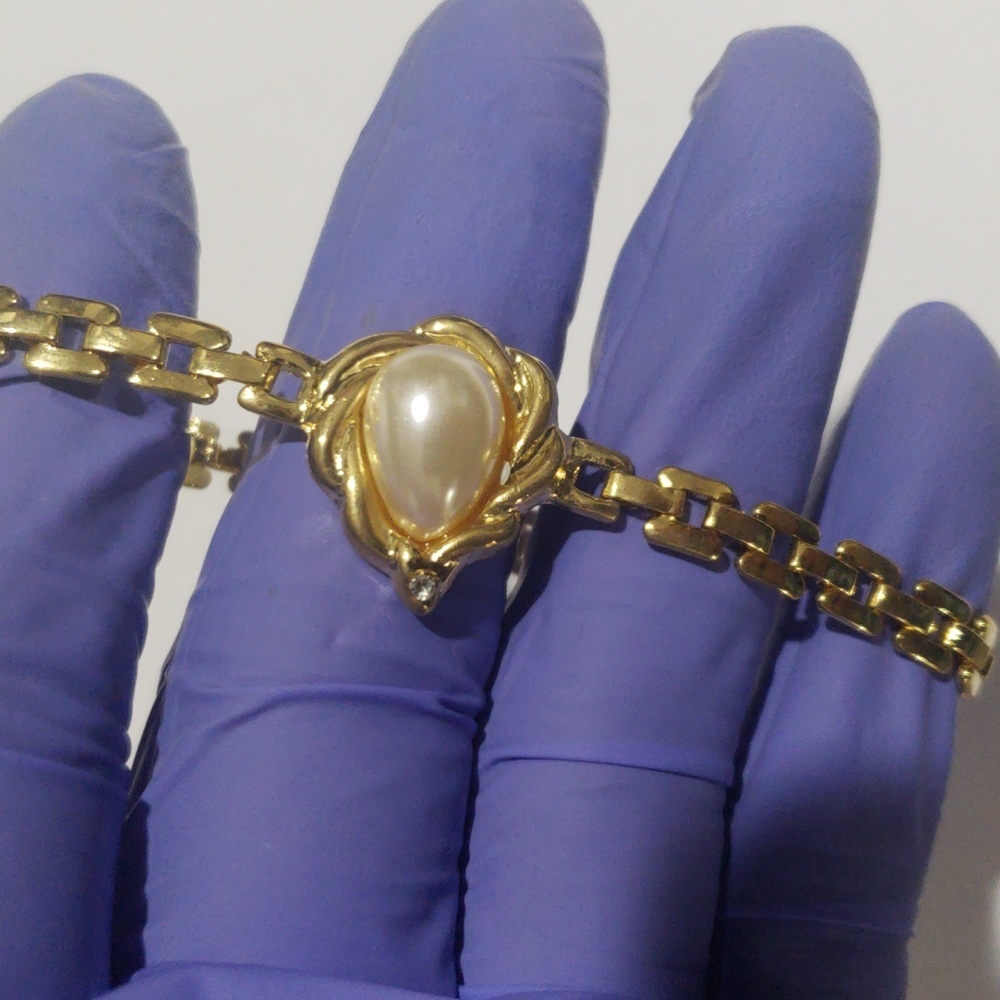Gold Chain Bracelet Teardrop Faux Pearl Centerpiece – Elegant Timeless Jewelry - Picture 8 of 8